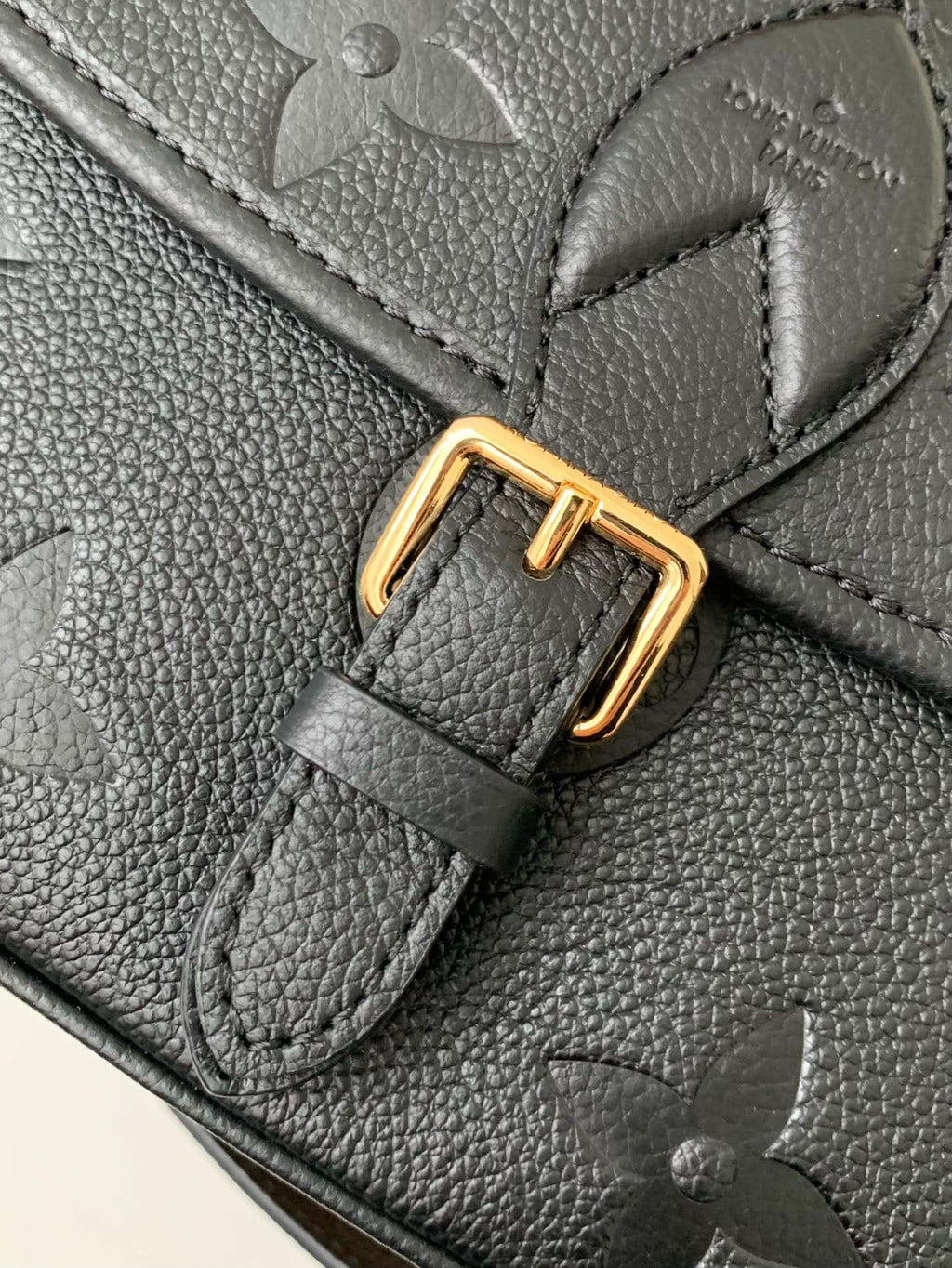 Louis Vuitton LV Diane Handbag - Black