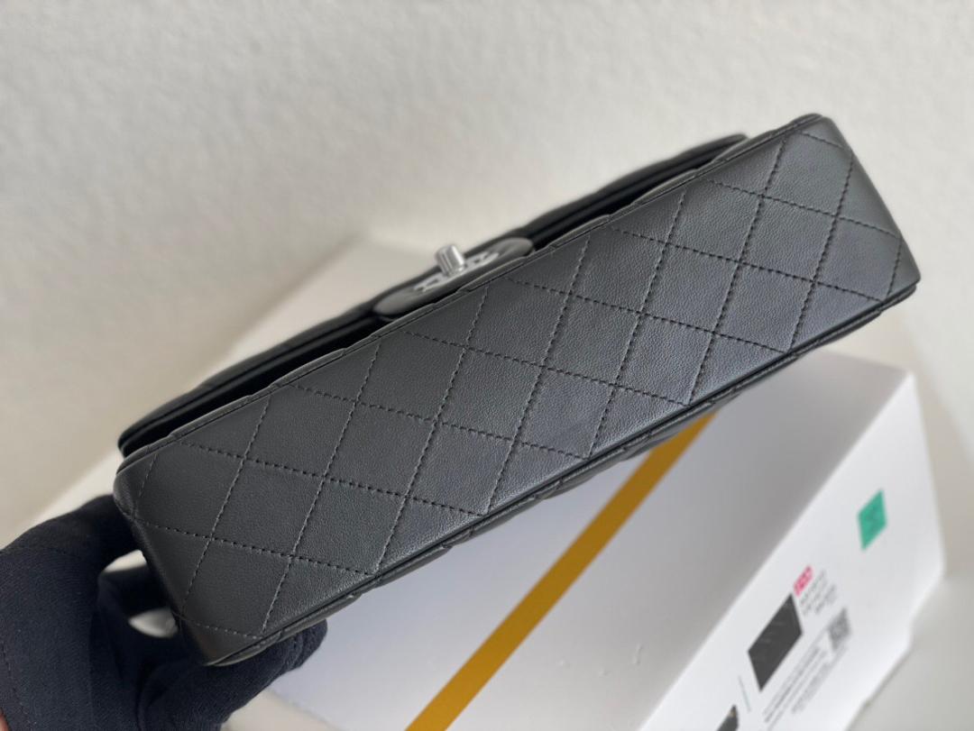 Chanel Timeless Classic Flap Bag Lambskin - Black