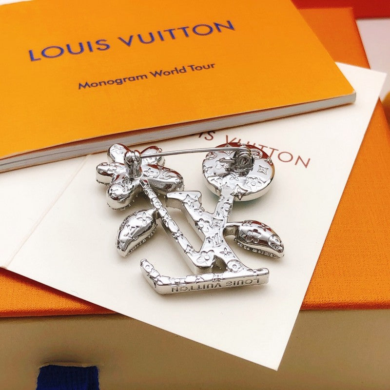 18K Louis Vuitton Blooming Brooch
