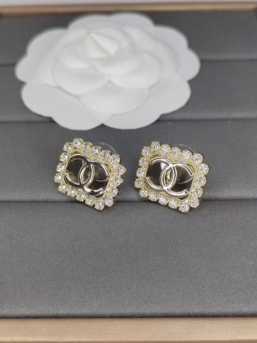18K  Chanel Diamonds Earrings