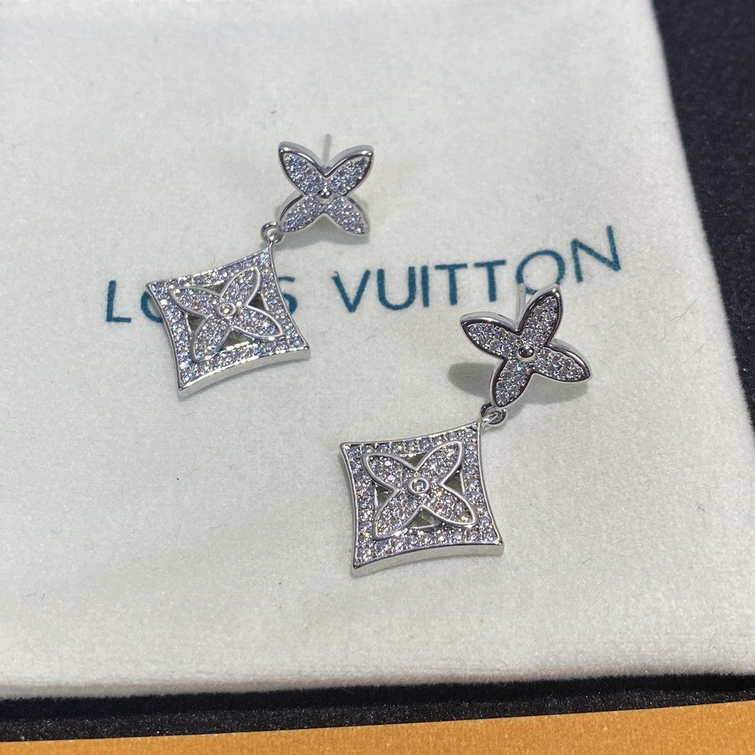18K Louis Vuitton Blossom Earrings